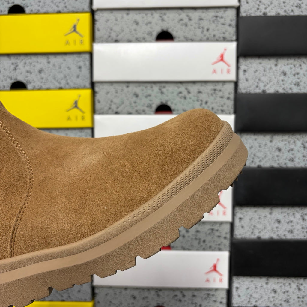 UGG Chestnut Chelsea Ankle Boots with Lug Sole