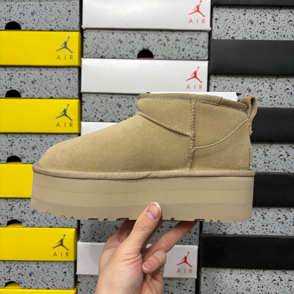 UGG Mustard Platform Ankle Boots – 5 cm